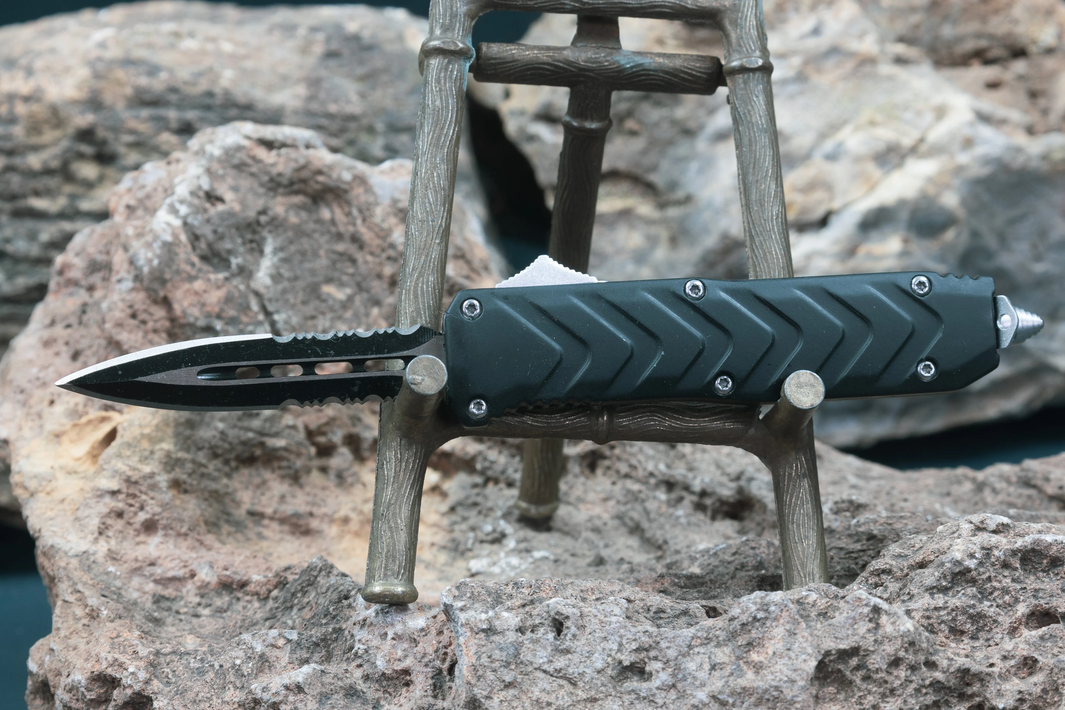 Gripster Handle OTF Knife - Double Edge Serrated